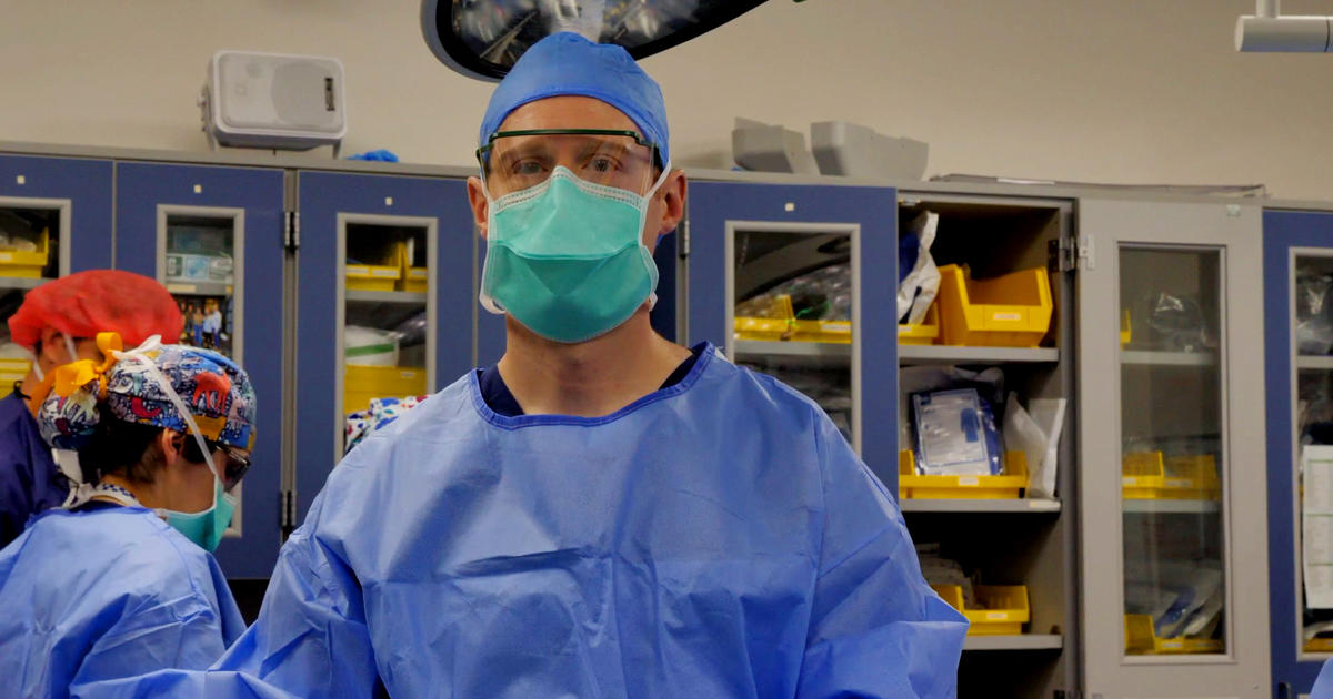 ‘Truly revolutionary’ – UK orthopaedic surgeon among 1st to use innovative new implant