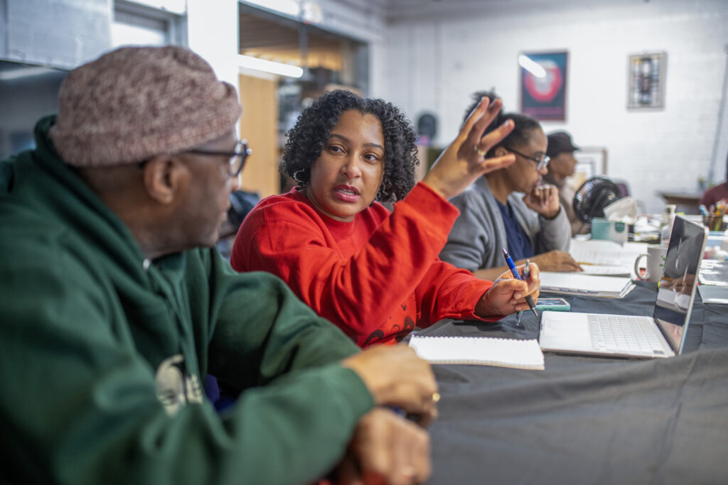 Ron Himes and playwright Kelundra Smith discuss <i>The Wash,</i> which The Black Rep will present in March. (Photo: Danny Reise/WashU)” class=”wp-image-701574″ sizes=”auto, (max-width: 1024px) 100vw, 1024px”><figcaption class=