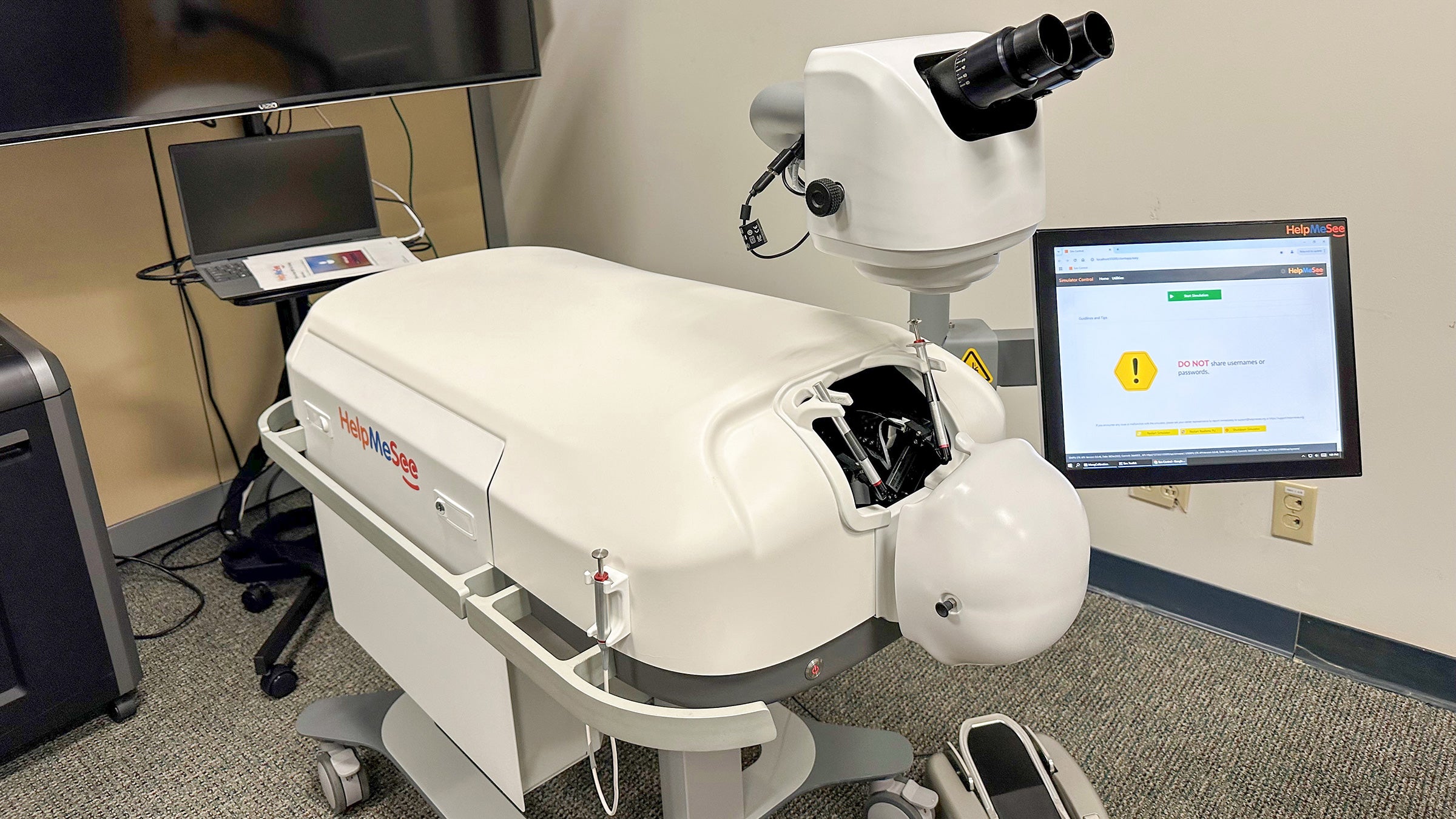 USC Roski Eye Institute Introduces State-of-the-Art Cataract Surgery Simulator