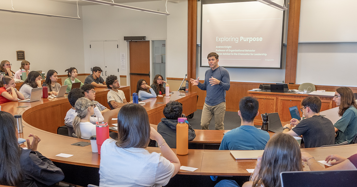 Revolutionizing Leadership: A New Approach for Today’s World