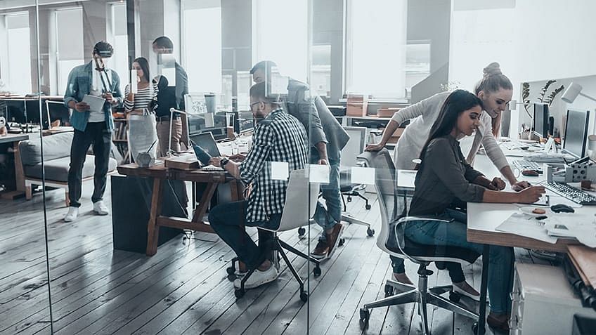 Distinguishing Between Projects and Programs: A Comprehensive Guide