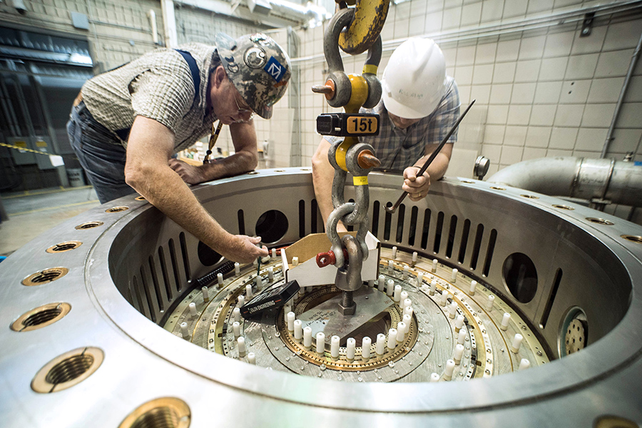 Activities at the National High Magnetic Field Laboratory.