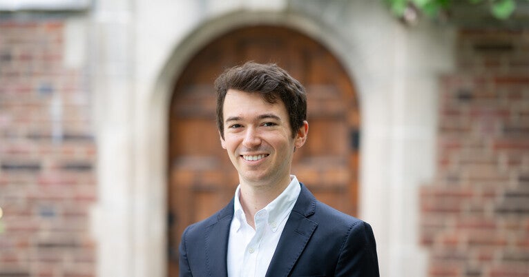 La voix d’un senior de Yale en vers rimés