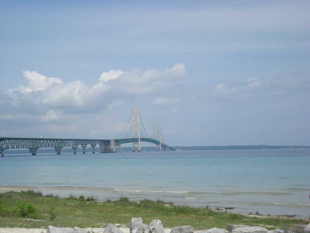 A perspective of the Mackinac Bridge alongside the Straits of Mackinac captured from Mackinaw City, Michigan. Image credit: Michael Barera, CC BY-SA 4.0, via Wikimedia Commons