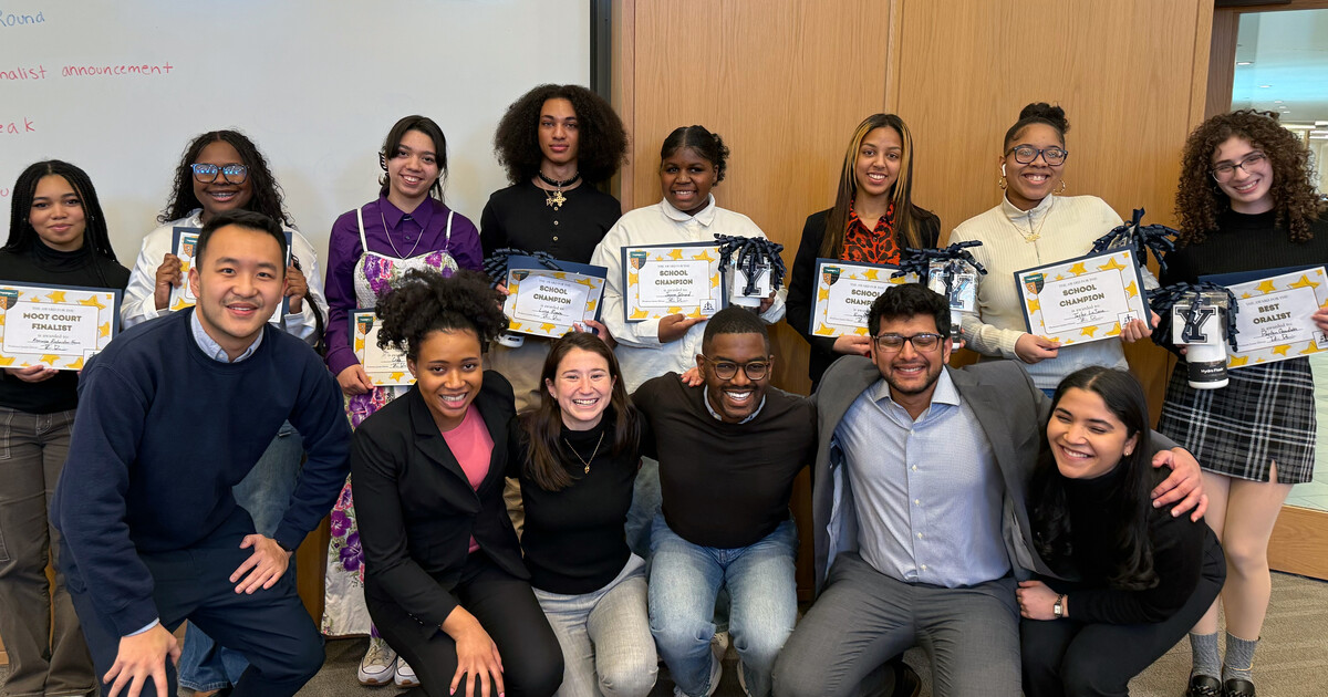 Future Lawyers Mentor High School Students Through Moot Court Experience
