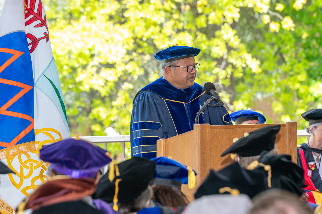 Dean Encourages Graduates to Embrace the Unasked Questions