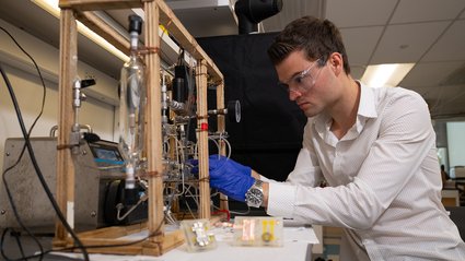 Transforming CO2, Water, and Electricity into Plastic: A Sustainable Innovation