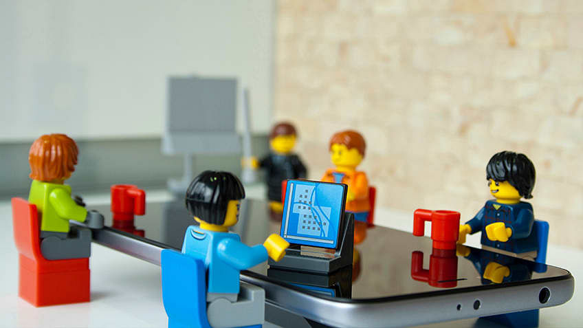 Navigating Project Management at Scale: LEGO®’s Mastery of Agile and Scrum