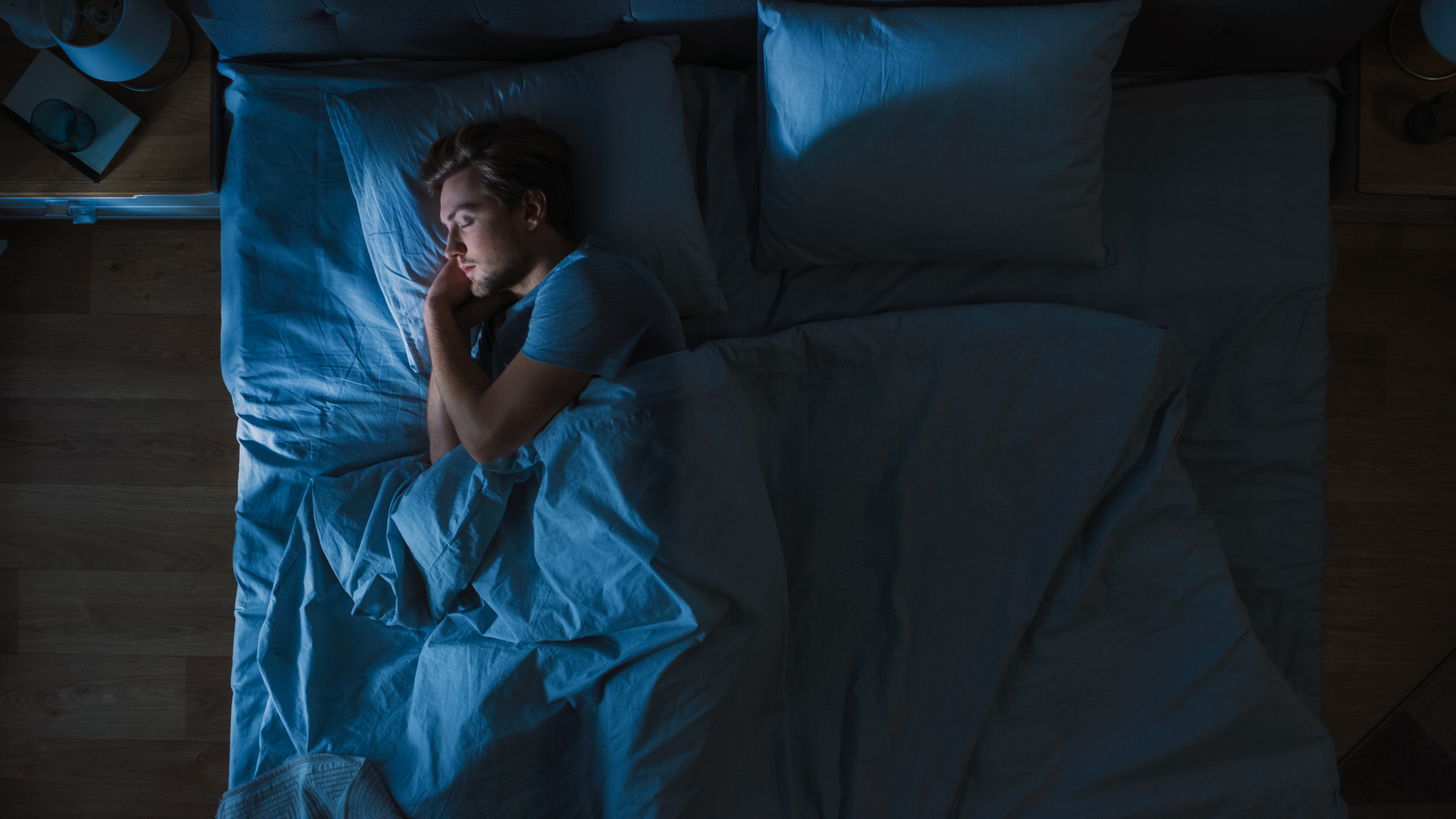 The Benefits of Early Bedtime for Achieving Your Fitness Aspirations