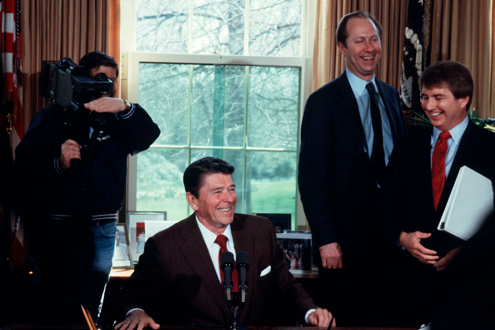 David Gergen with President Reagan in the Oval Office.