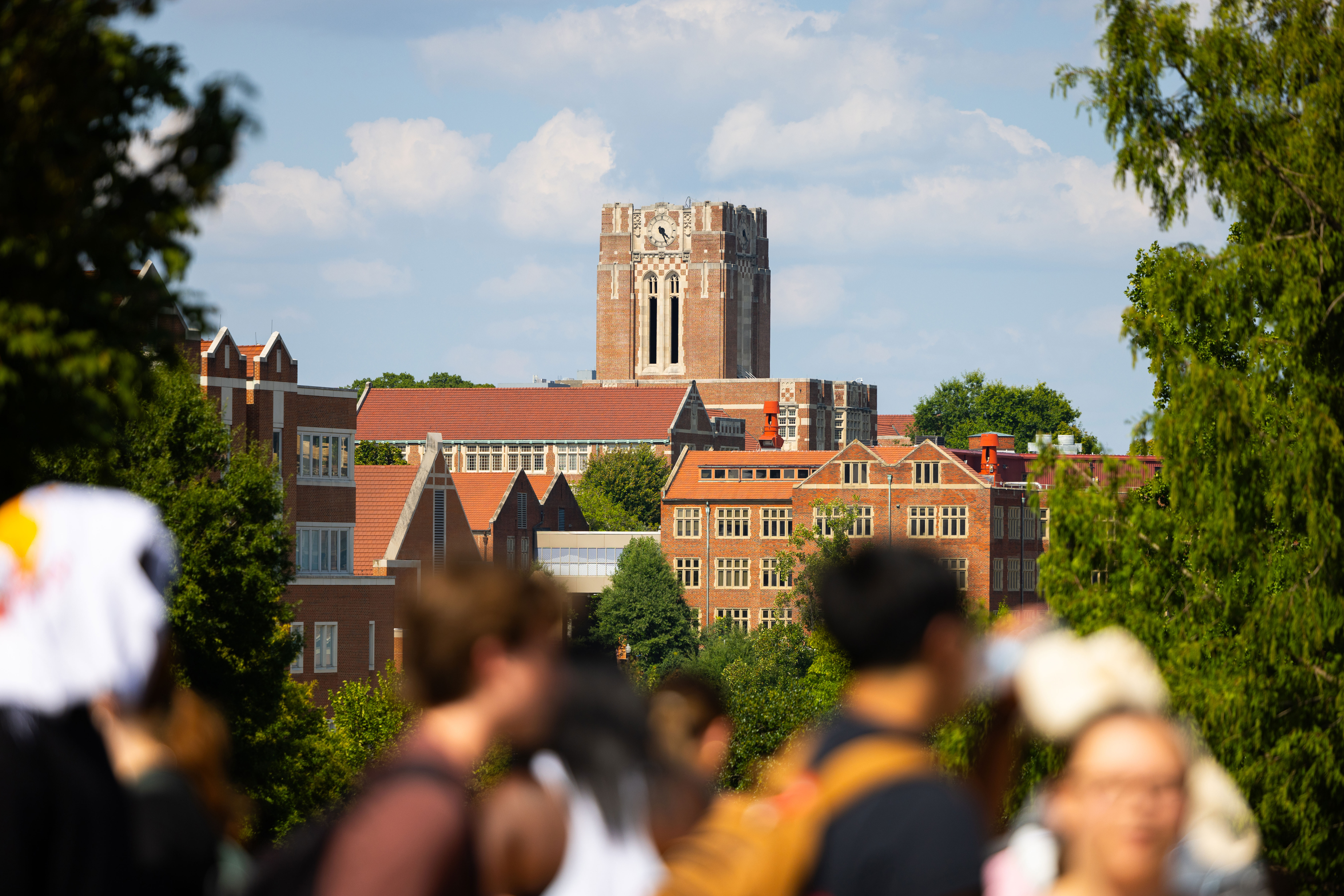 Students-walk-by-Ayres-Hall.jpg