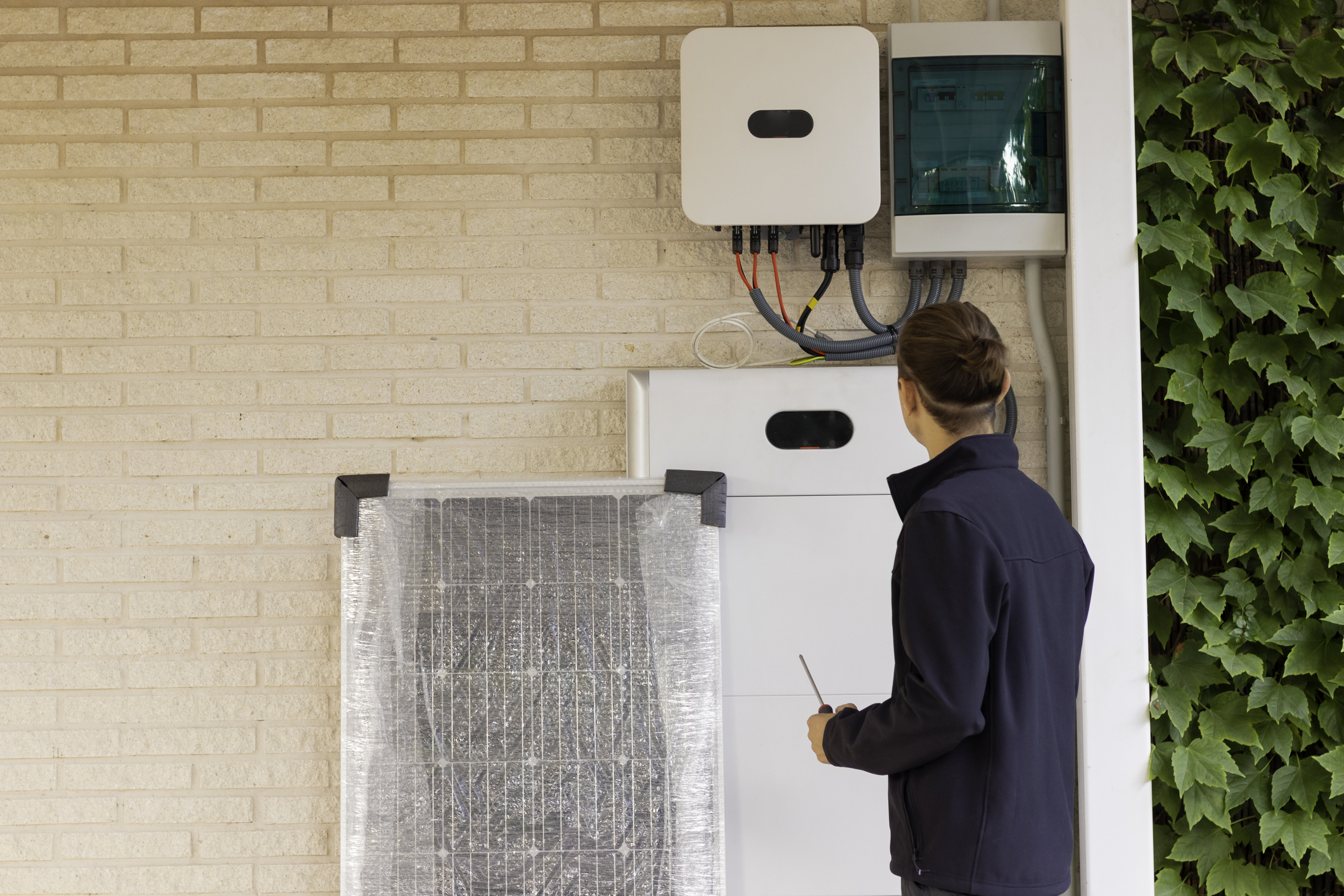 Empower Your Home: How Solar Energy and Storage Can Cut Costs and Guard Against Outages