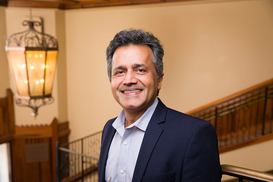 FAMU-FSU College of Engineering Faculty Member Inducted as Fellow of the Royal Aeronautical Society