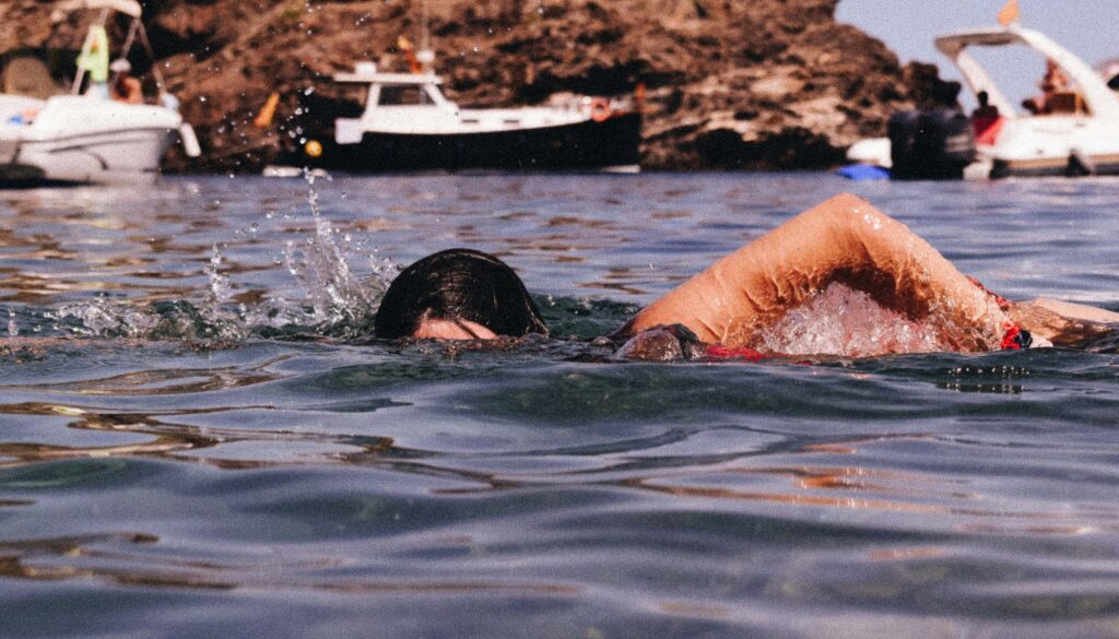 Diving Deep: Student Research Uncovers Connection Between Ocean Swimming and UTIs