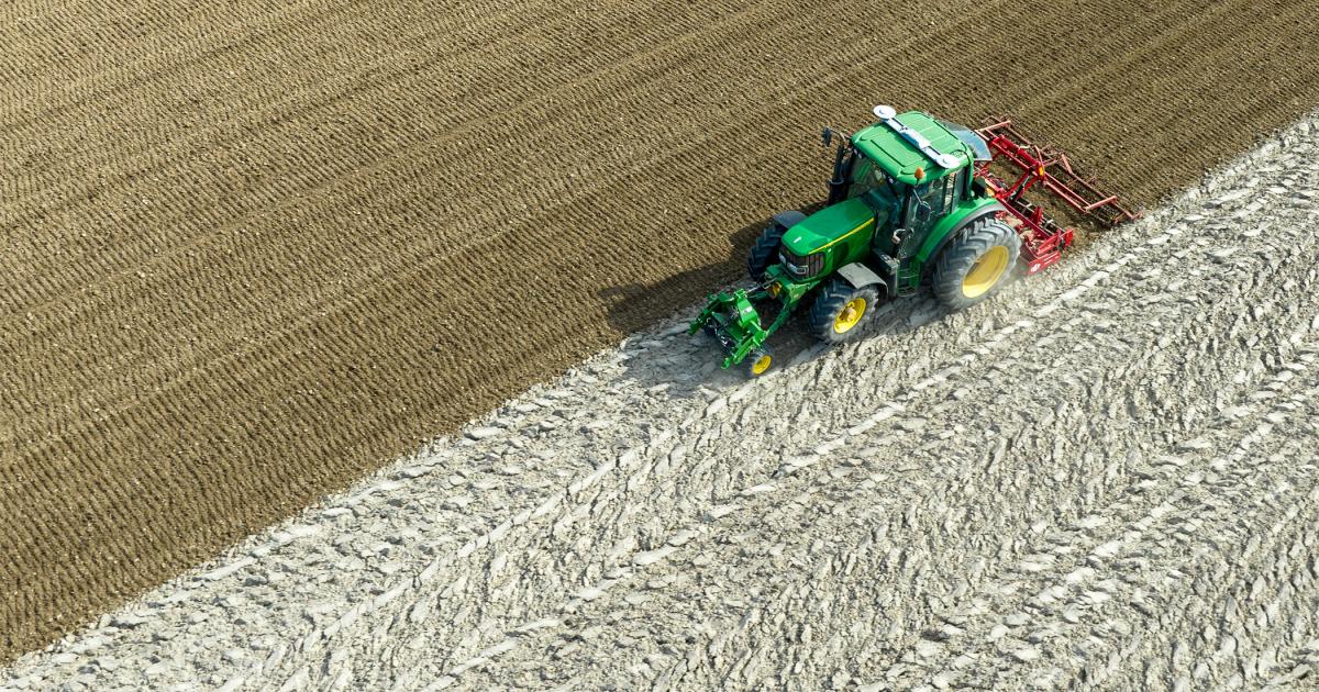 Enhancing Carbon Capture in Agriculture Through Liming Techniques