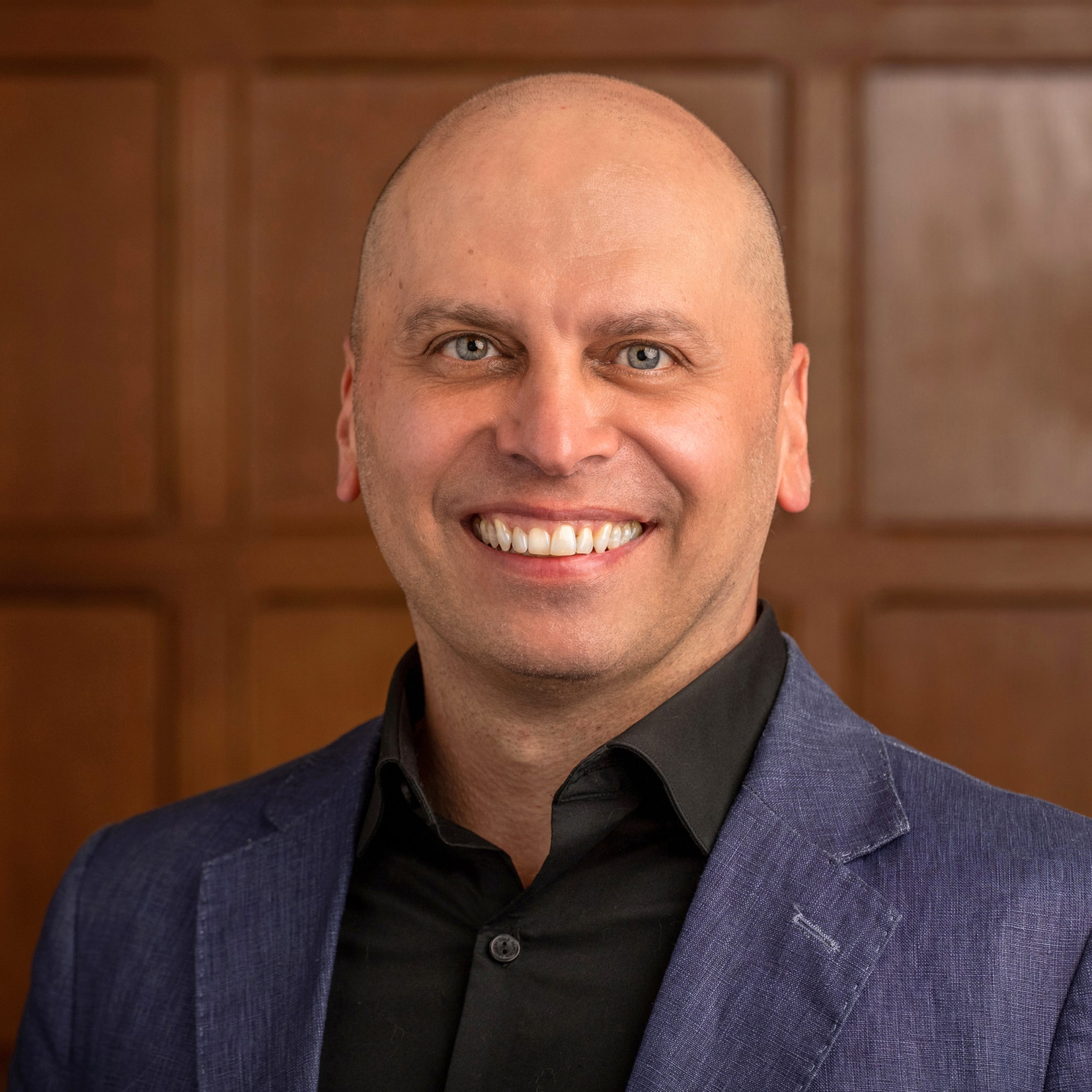Enrique De La Cruz of Yale University Takes the Helm as President of the Biophysical Society