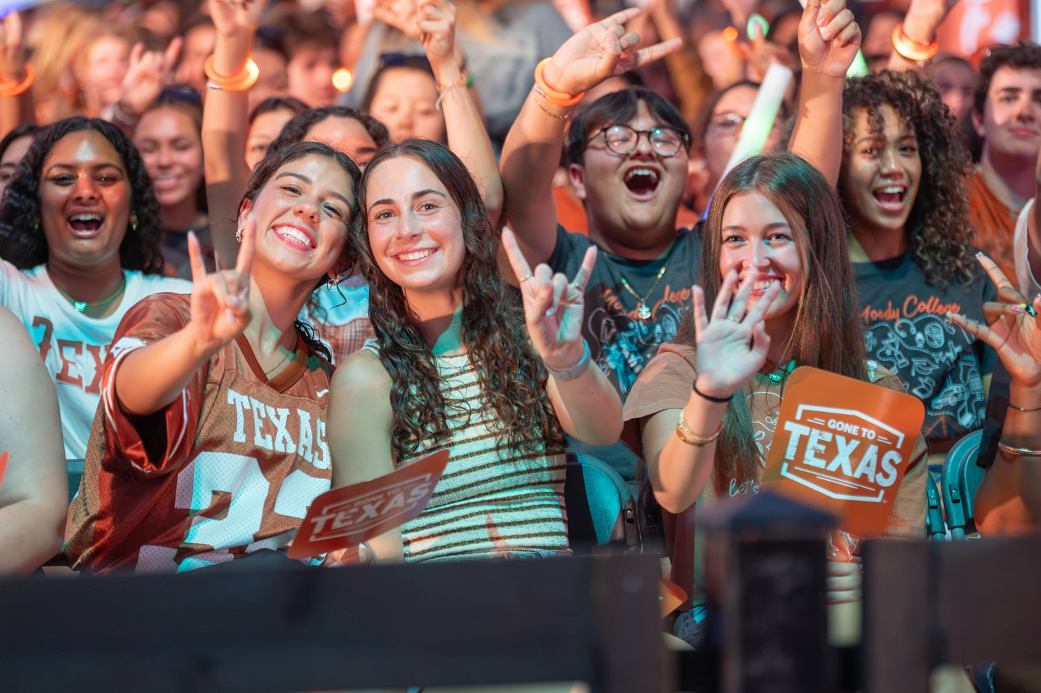 A Warm Welcome Awaits the Longhorns