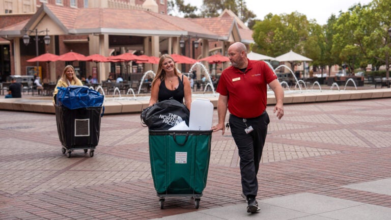 USC fall move-ins: Phil Turner of USC Housing offers assistance