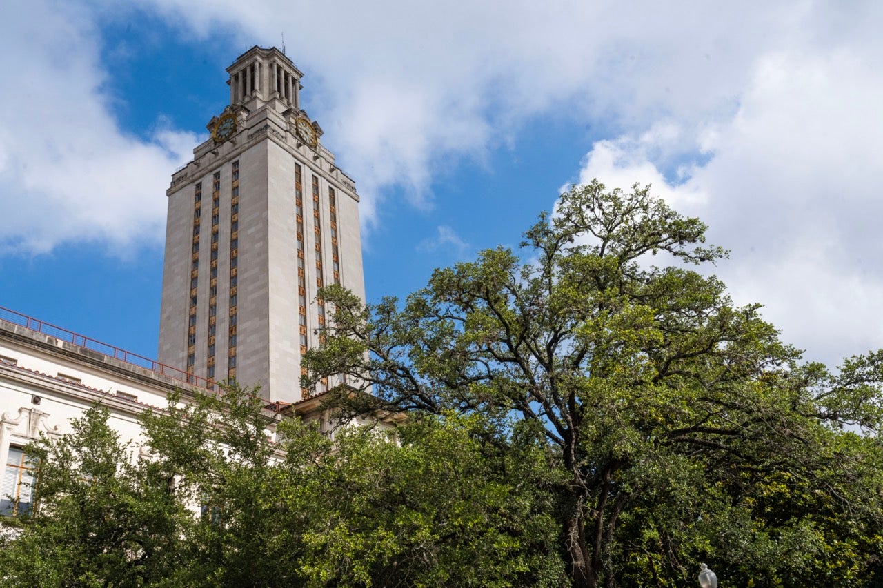 “UT Unveils Pioneering Center for Law and Democracy”