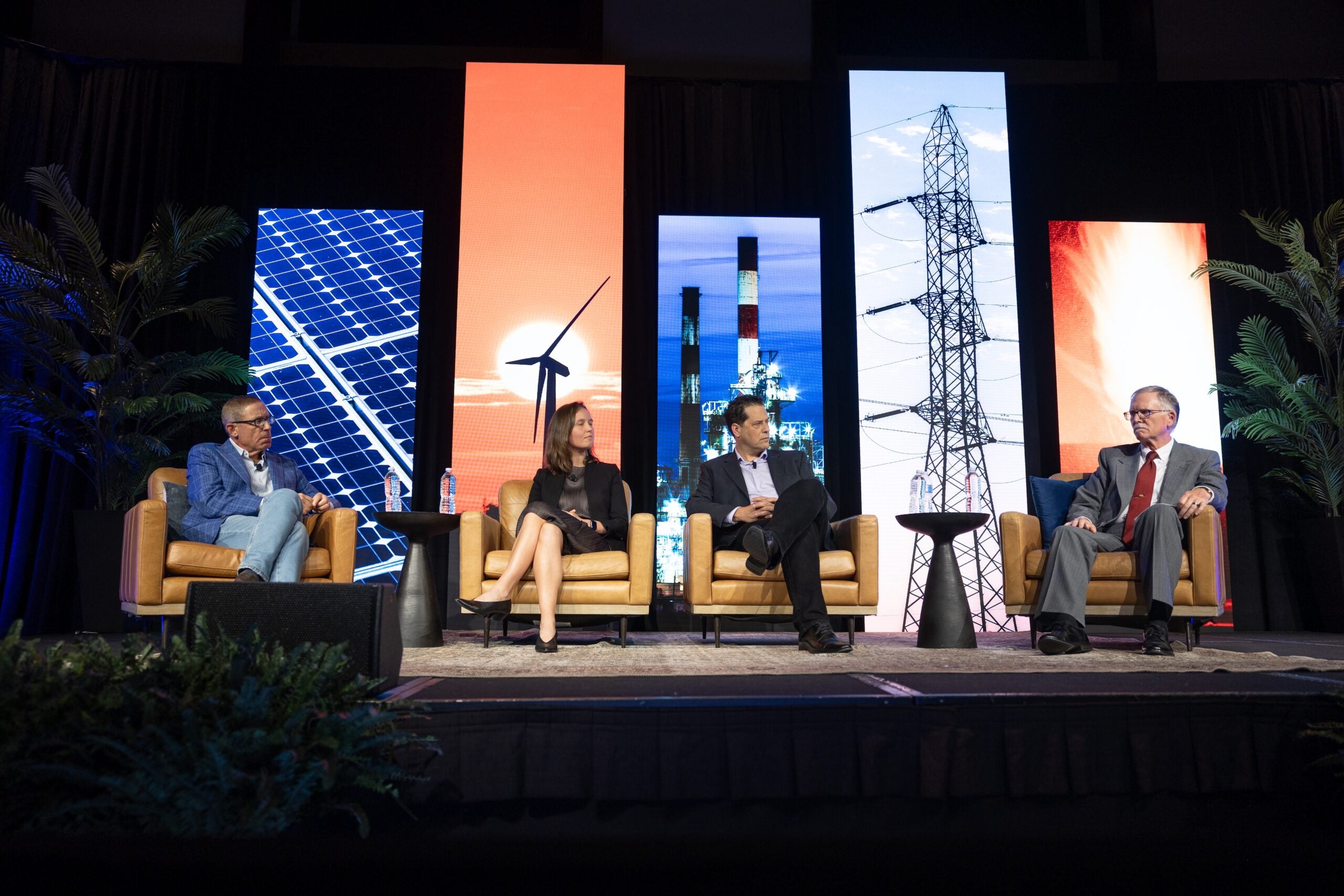 Record-Breaking Attendance at the KBH Energy Center Symposium with Key Industry Figures