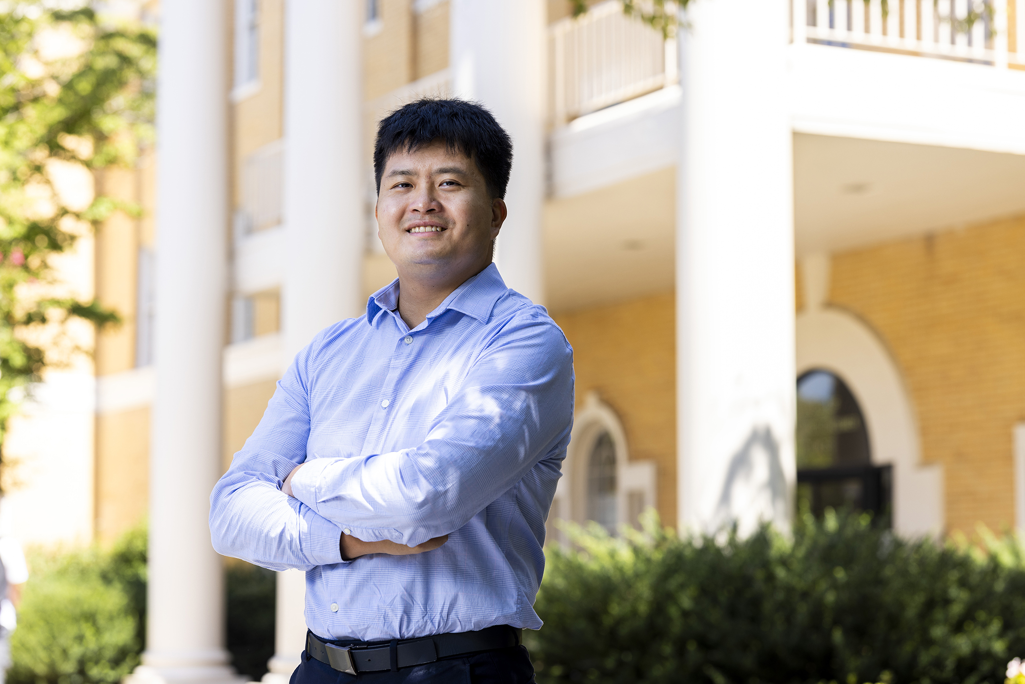 associate-professor-studies-how-visual-media-shapes-human-behavior