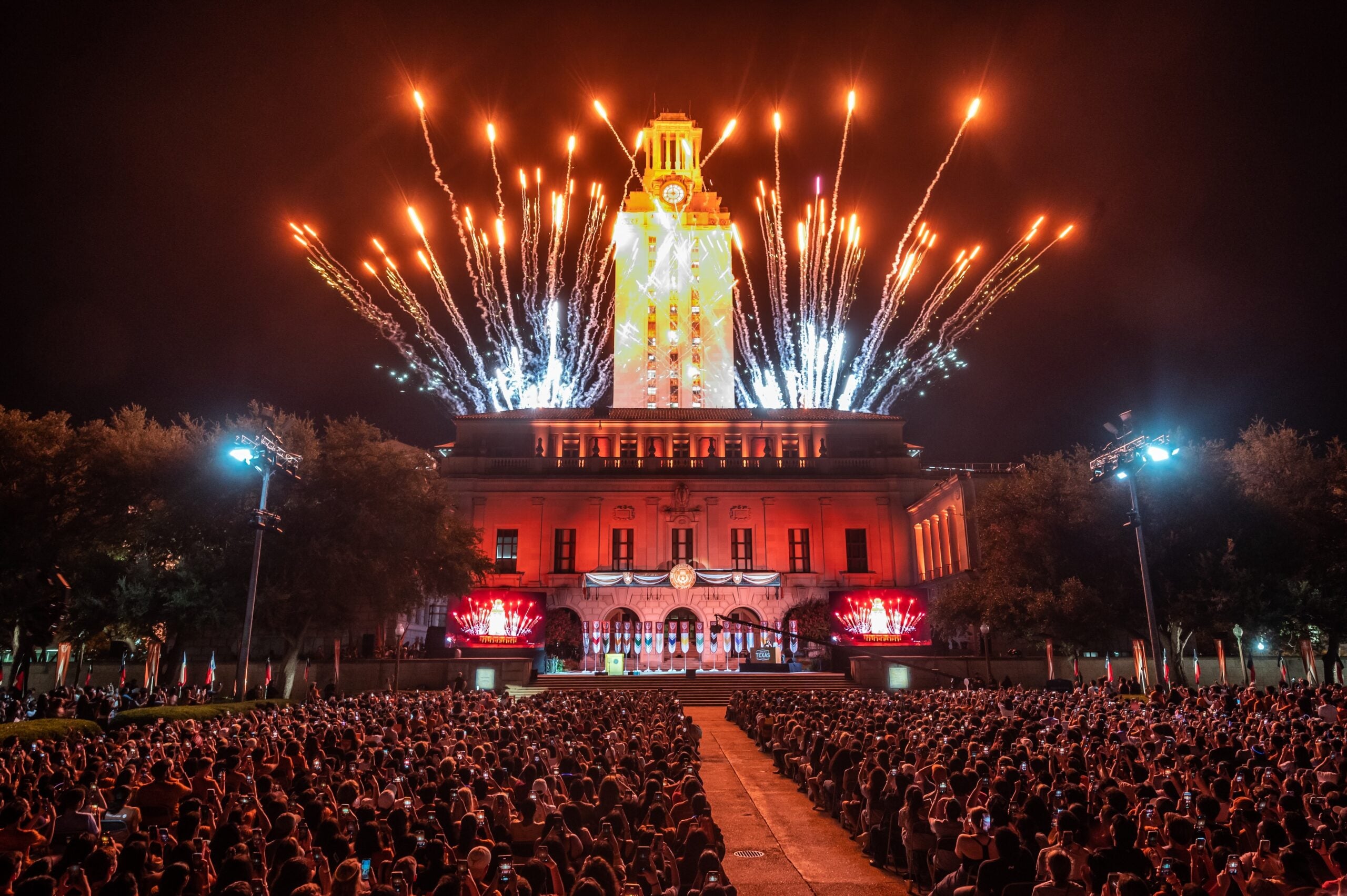10-iconic-tower-lightings