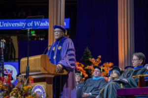 President Robert J. Jones Welcomes Incoming Students at UW&#8217;s New Student Convocation