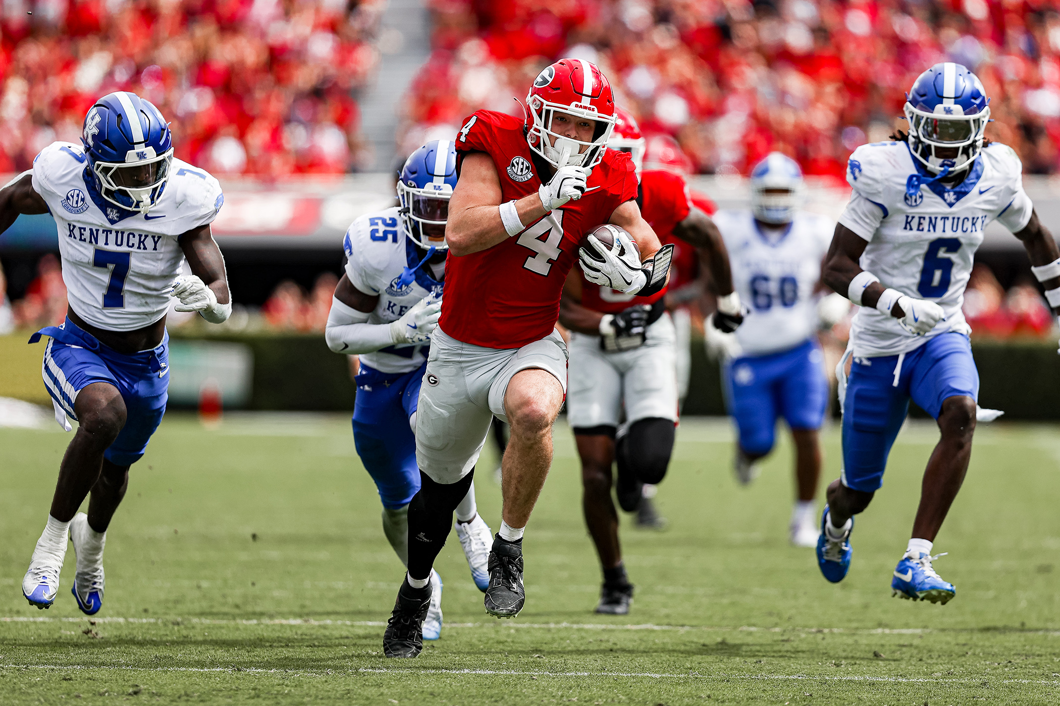 Bulldogs Triumph Over Kentucky During Homecoming Celebration