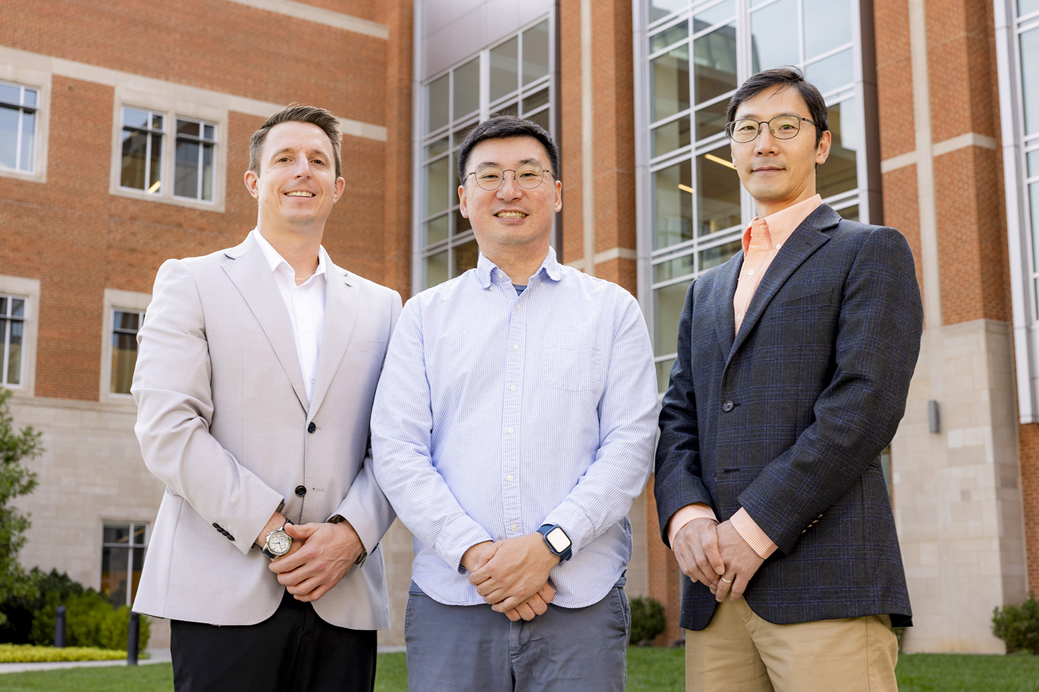 Rising Stars: UT Researchers in Chemistry, Physics, and Computer Science Honored with NSF Early Career Awards