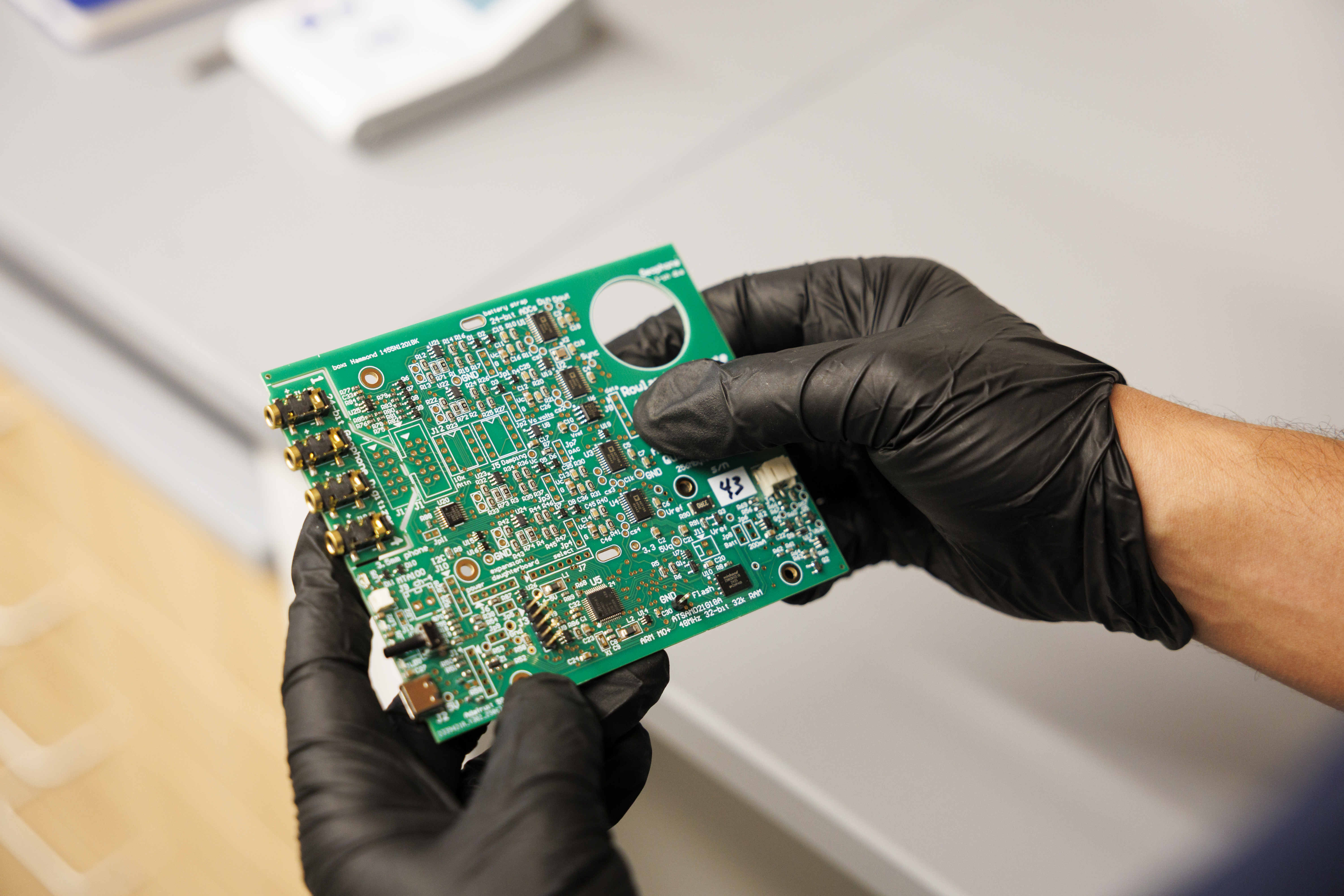 A close-up of a vibration sensor used in the El Baggari Lab.