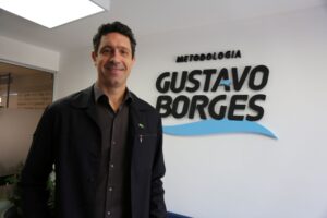 In 2004, Gustavo Borges retired from professional competition to start a swimming school that has since grown to encompass 400 academies, benefiting over 250,000 students every year. Image credit: Fernanda Pires